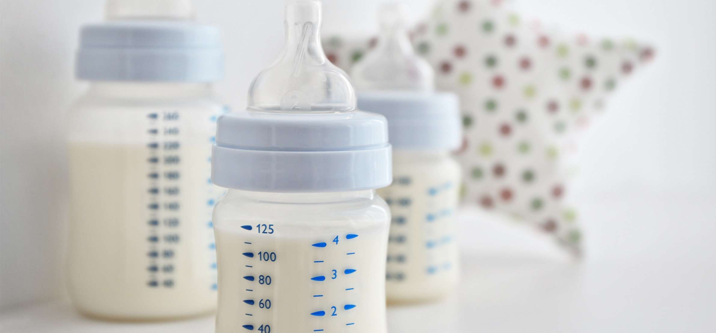 Biberon chaud ou froid : quelle température pour le lait de bébé ?