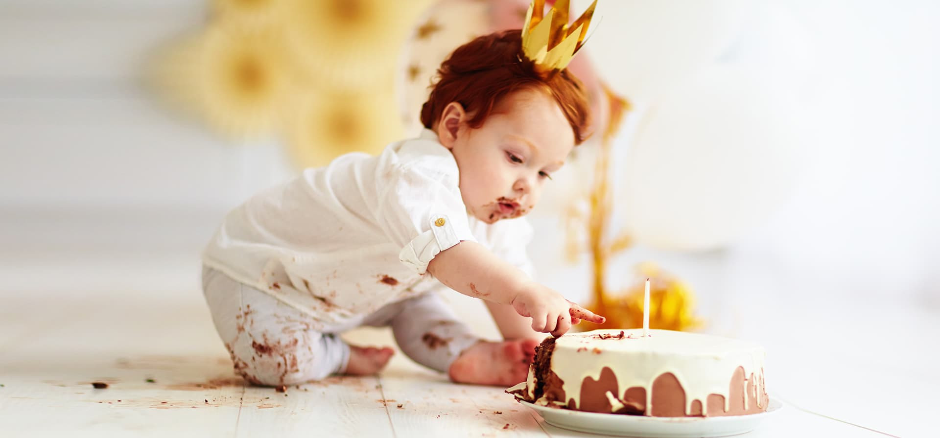 Gâteau d'anniversaire sans culpabilité! – Bébé mange seul